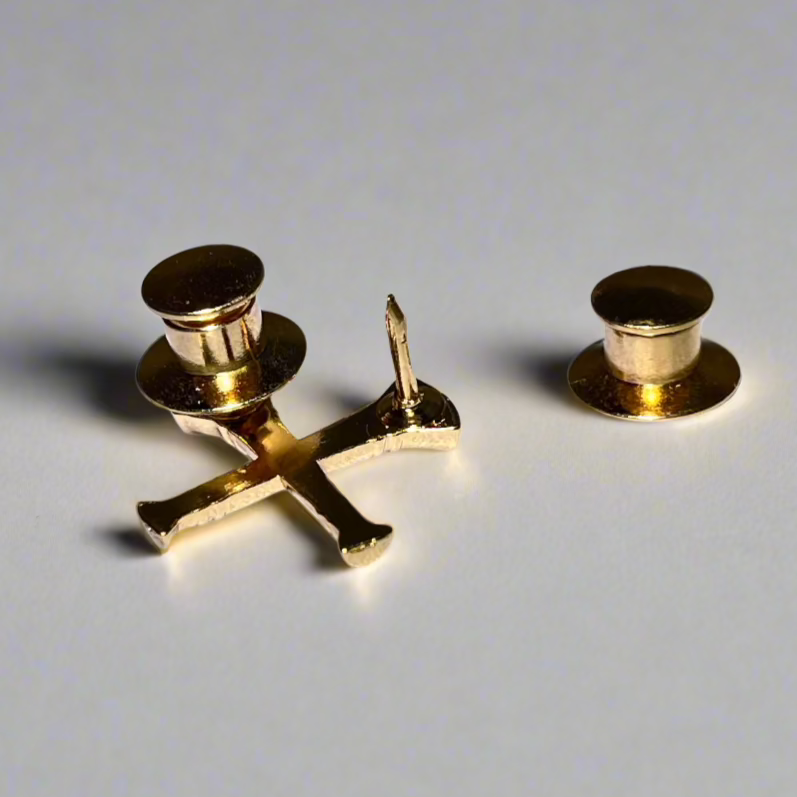 Captain 2x Trumpet Cut Out Gold Pin