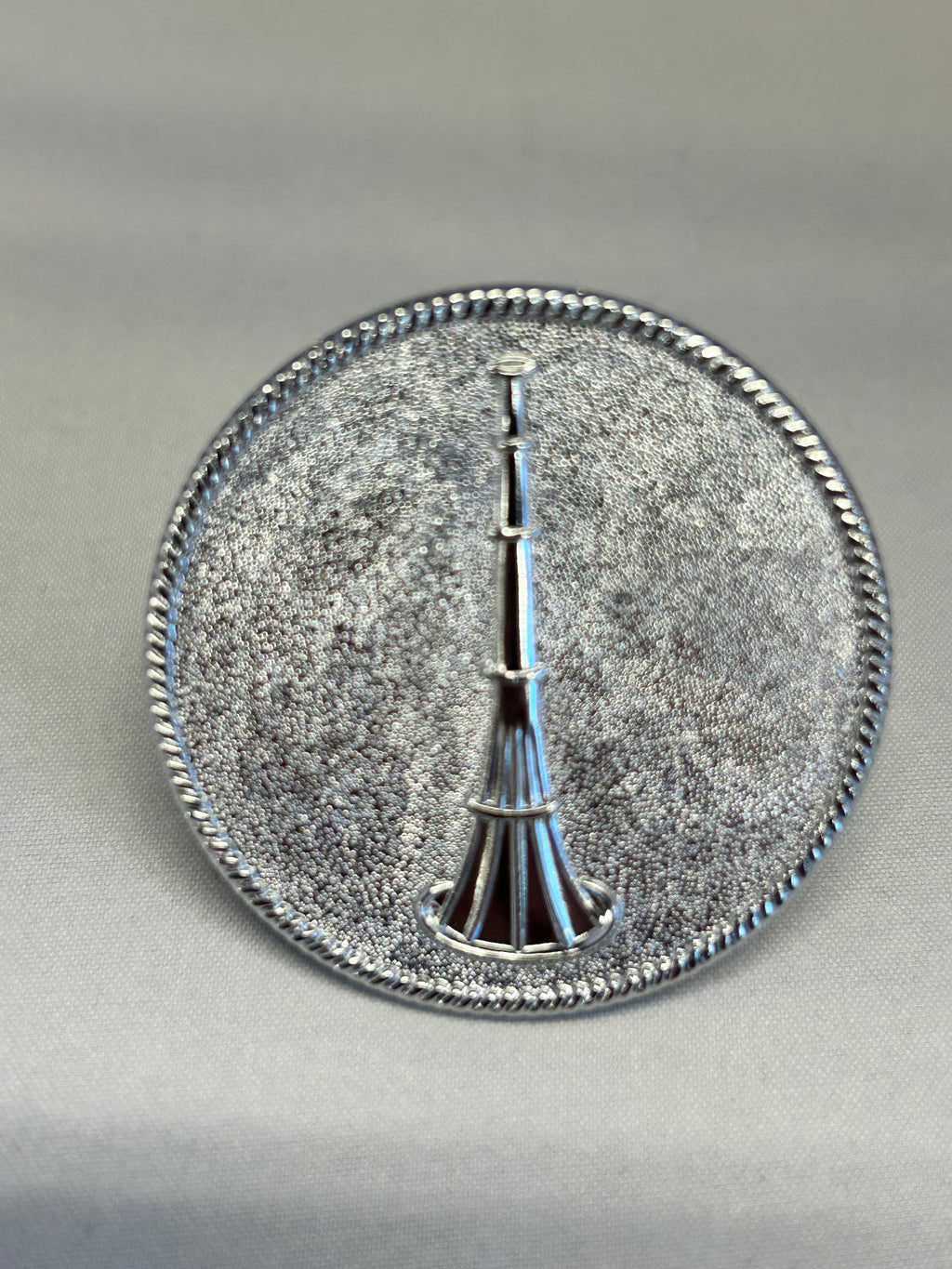 1  Tumpet Gold Cap Badge - BD101SC